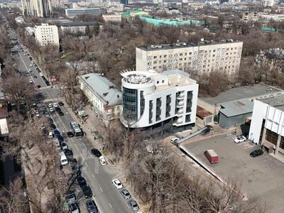 Свободное назначение, офисы, магазины и бутики, общепит, салоны красоты, бани, гостиницы и зоны отдыха, медцентры и аптеки, образование, развлечения · 3000 м² за 6 млрд ₸ в Алматы, Медеуский р-н