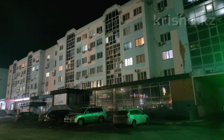 2-бөлмелі пәтер · 60.3 м² · 4/6 қабат, мкр 12, Бокенбай батыра 32, бағасы: 17.3 млн ₸ в Актобе — фото 2