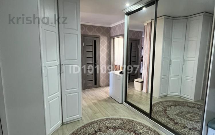 3-бөлмелі пәтер · 65 м² · 3/9 қабат, мкр Юго-Восток, Университетская 11, бағасы: 26 млн ₸ в Караганде, Казыбек би р-н — фото 2