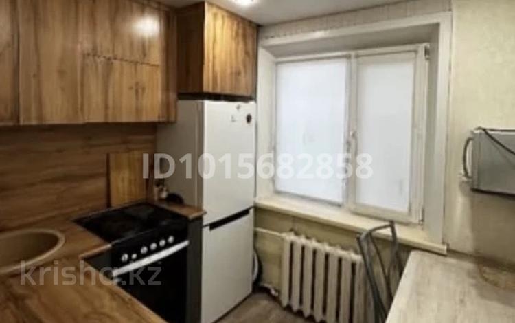 2-бөлмелі пәтер · 43 м² · 1/5 қабат, Царёва 10 — 6 школа, бағасы: 9 млн ₸ в Экибастузе — фото 3