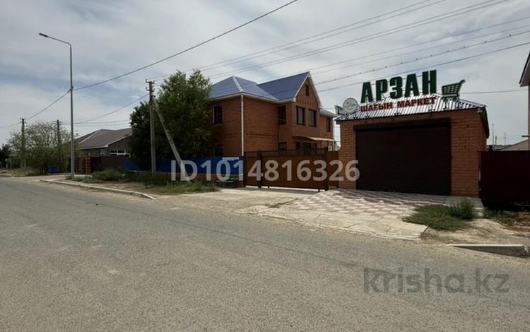 Жеке үй · 6 бөлме · 250 м² · 10 жүзд., Мунайтпасова 56 — Жолдың бойы, бағасы: 34 млн ₸ в Атырау, мкр Мирас — фото 2