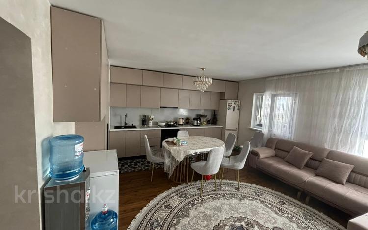 3-комнатная квартира · 70 м² · 5/9 этаж, мкр Акжар, жанша досмухамедова за 50 млн ₸ в Алматы, Наурызбайский р-н — фото 2