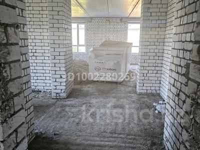 5-комнатная квартира · 171.4 м² · 3/6 этаж, Маметова 44 — Площадь М. Маметовой за 60 млн 〒 в Уральске