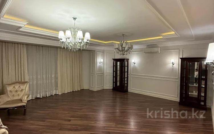 3-бөлмелі пәтер · 180 м² · 3/9 қабат, проспект Кунаева 65, бағасы: 90 млн ₸ в Шымкенте — фото 12