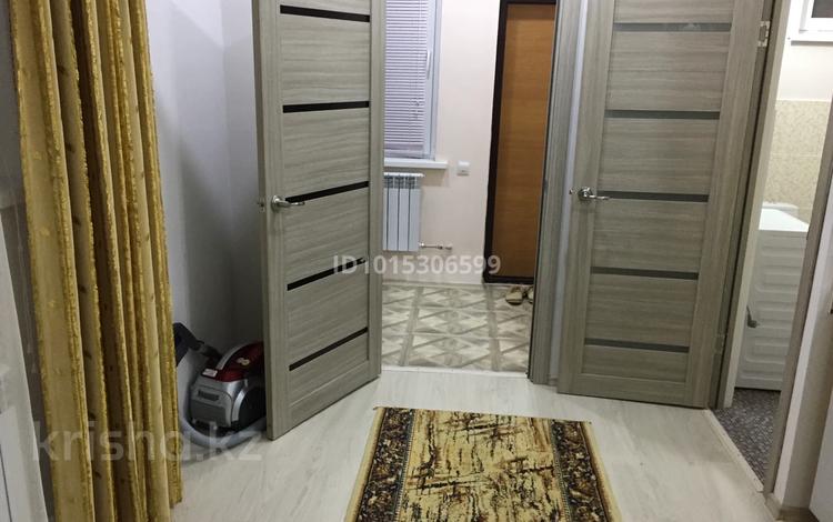 2-бөлмелі пәтер · 65 м² · 1/1 қабат, Азаттык 74/2 — Карымсакова, бағасы: 200 000 ₸ в Атырау, мкр Жилгородок — фото 2