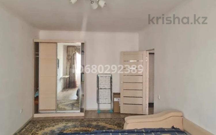 1-комнатная квартира · 50 м² · 7/9 этаж, Мкр. Батыс-2 1Г — Рядом с Анвар за 150 000 ₸ в Актобе — фото 2