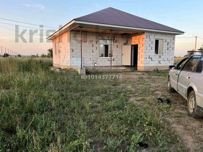 Отдельный дом · 3 комнаты · 82 м² · 8 сот., 9-я ул — Шалкииз-жырау за 15 млн ₸ в Круглоозерном
