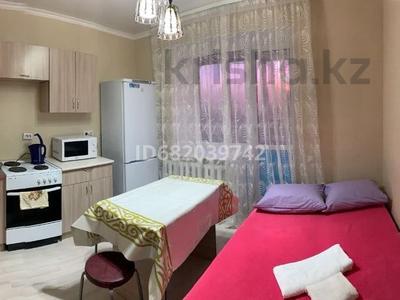 1-комнатная квартира, 37 м², 5/10 этаж посуточно, Максута Нарикбаева 9 за 10 000 〒 в Астане, Есильский р-н