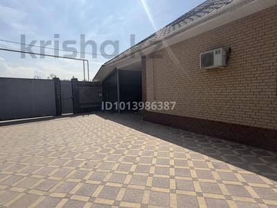 Отдельный дом · 6 комнат · 170 м² · 0.7 сот., Мермухамедова 65 — Аманжолова за 85 млн ₸ в Туздыбастау (Калинино)