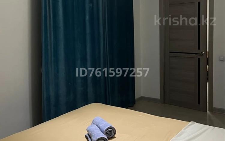 1-комнатная квартира · 44 м² · 10/17 этаж, Курмангазы — 4мкр-строитель за 2 000 ₸ в Уральске — фото 2