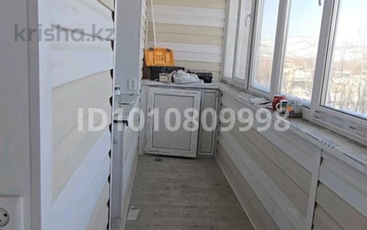 2-комнатная квартира · 52 м² · 4/5 этаж, Абая 32 — Обмен на меньшую или авто, с доплатой в мою сторону за 8 млн ₸ в Риддере — фото 9