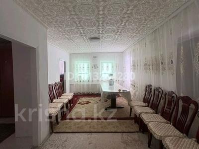 Отдельный дом · 5 комнат · 75 м² · 5 сот., Асау-Барак 73 — 2школа за 16 млн ₸ в Актобе, мкр. Курмыш