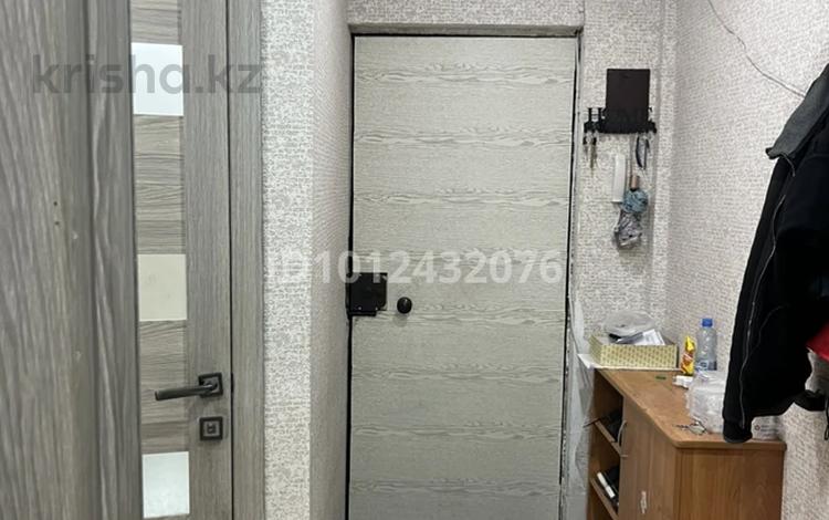 2-бөлмелі пәтер · 43.7 м² · 1/5 қабат, Строителеи 22 18, бағасы: 9 млн ₸ в Аксу — фото 2