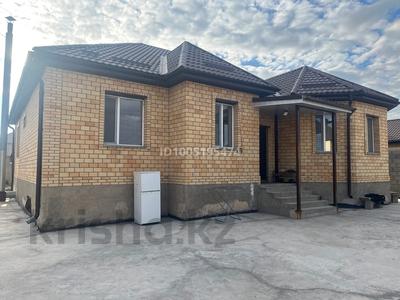 Отдельный дом · 5 комнат · 300 м² · 10 сот., мкр Кунгей 16 за 70 млн 〒 в Караганде, Казыбек би р-н