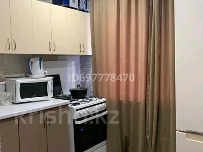 3-комнатная квартира · 46 м² · 1/5 этаж, Майкудук, Майкудук, 15й микрорайон 28 — Возле магазина "валентина" за 12 млн ₸ в Караганде, Алихана Бокейханова р-н