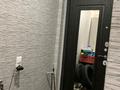 3-комнатная квартира · 46 м² · 1/5 этаж, Майкудук, Майкудук, 15й микрорайон 28 — Возле магазина "валентина" за 12 млн ₸ в Караганде, Алихана Бокейханова р-н — фото 7