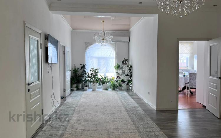 Отдельный дом · 4 комнаты · 200 м² · 8.5 сот., мкр Балауса, Еркинкала -2 за 30 млн ₸ в Атырау — фото 2