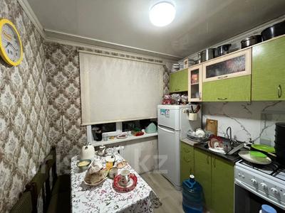 3-комнатная квартира · 61 м² · 5/5 этаж, Майкудук, 14й микрорайон за 10.8 млн ₸ в Караганде, Алихана Бокейханова р-н