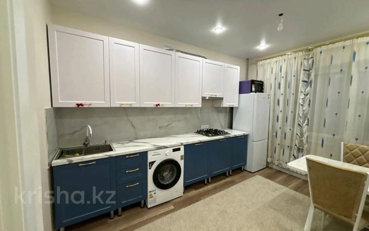 2-комнатная квартира · 70 м² · 7/9 этаж, мкр. Алтын орда, Тауелсиздик 24 А за 200 000 〒 в Актобе — фото 2