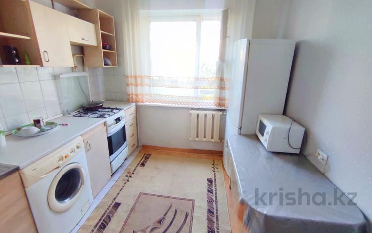 1-комнатная квартира, 36 м², 5/9 этаж помесячно, Керима Мынбаева 98 за 230 000 〒 в Алматы, Бостандыкский р-н — фото 2