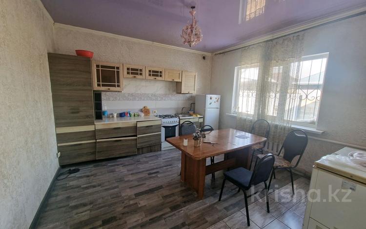 Жеке үй · 4 бөлме · 120 м² · 6 сот., 8микрарайон 36, бағасы: 300 000 〒 в Конаеве — фото 2