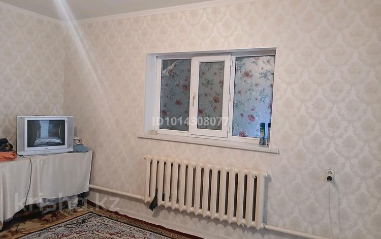 Отдельный дом · 3 комнаты · 98 м² · 8 сот., мкр Карасу 610 участок — Массив Д. Қарасу 26 мектеп қасында орналасқан за 10 млн ₸ в Таразе — фото 3