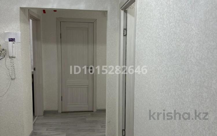 3-комнатная квартира · 71 м², 5 мкр 24 за 280 000 ₸ в Аксае — фото 2