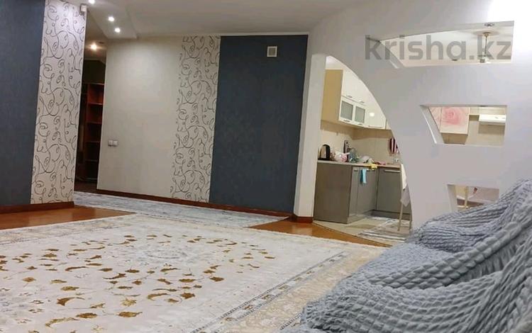 2-комнатная квартира · 121 м² · 2/9 этаж, Рашидва 26 за 250 000 ₸ в Шымкенте, Абайский р-н — фото 2