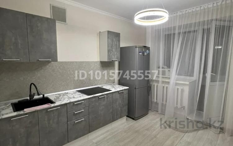 1-комнатная квартира · 37 м² · 6/9 этаж, Акмешит 11 — Жанибек и Керей хандра за 260 000 ₸ в Астане, Есильский р-н — фото 2