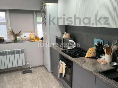 Жеке үй · 3 бөлме · 80 м² · 80 жүзд., Володарского 142 — Мира володарского, бағасы: 21 млн ₸ в Рудном