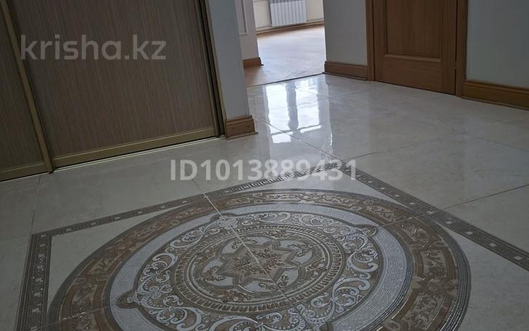 2-бөлмелі пәтер · 104 м² · 8/9 қабат, Ардагер ш/а., Кулманова 152 — Курмангазы, бағасы: 55 млн ₸ в Атырау, мкр Ардагер — фото 2