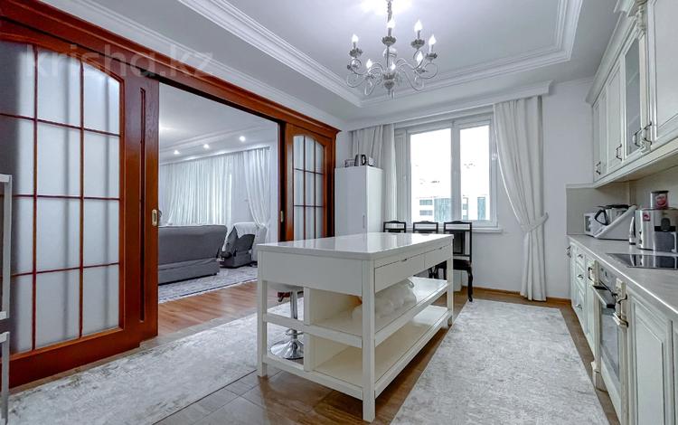 6-комнатная квартира · 280 м² · 12/13 этаж, Назарбаева 223 — Шикарный двухуровневый пентхаус в центре Алматы за 285 млн ₸ в Медеуский р-н — фото 11