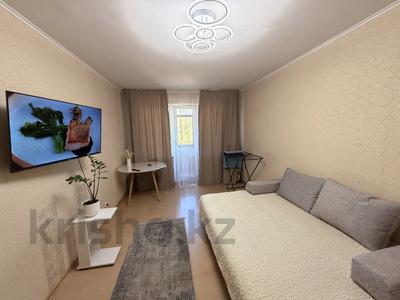 2-бөлмелі пәтер · 46 м² · 3/5 қабат, Жаңа қала ш/а., Комиссарова 28 — Сити Молл, бағасы: 13 000 ₸ в Караганде, Казыбек би р-н