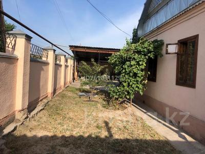 Продажа домов и дачи в Жамбылской обл.: Отдельный дом · 3 комнаты · 70 м² · 7 сот., Ноғайбай 45 — Жибек жолы за 20 млн 〒 Отдельный дом · 3 комнаты · 70 м² · 7 сот., Ноғайбай 45 — Жибек жолы за 20 млн 〒 в Кордае