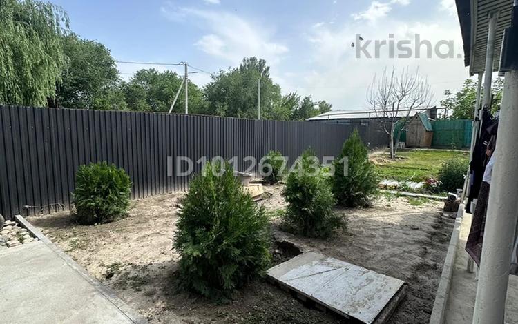 Отдельный дом · 3 комнаты · 95 м² · 5.5 сот., мкр Кемел (Первомайское) 35 — Жолымбет 35 за 80 млн ₸ в Алматы, Жетысуский р-н — фото 2