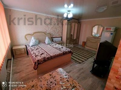 1-бөлмелі пәтер, 30 м², 1/3 қабат тәулігіне, Некрасова 7 — Сатпаева, бағасы: 8 500 〒 в Жезказгане