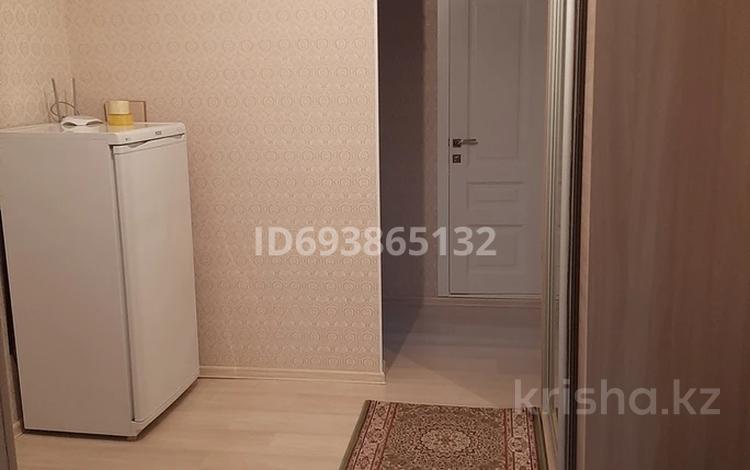 3-бөлмелі пәтер · 64 м² · 4/5 қабат, мкр Юго-Восток, мкр Степной 4, бағасы: 30 млн ₸ в Караганде, Казыбек би р-н — фото 3