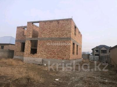 Отдельный дом · 4 комнаты · 260 м² · 15 сот., мкр Бектобе, Абдраимова 6 — За магазином Вкусная корзинка..возле арки за 48.5 млн 〒 в Таразе