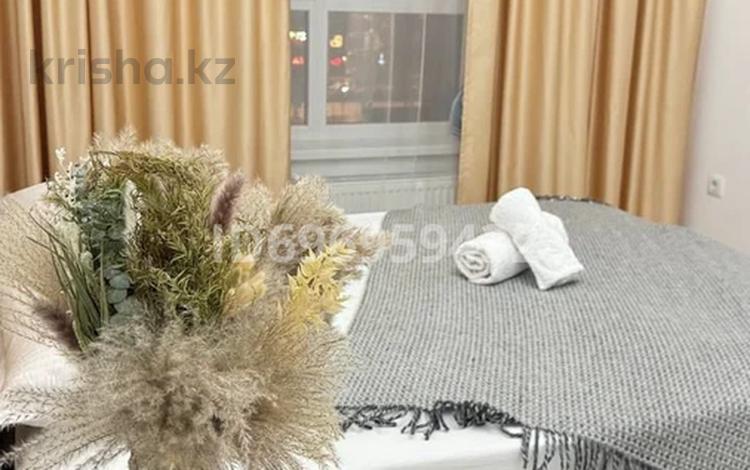2-комнатная квартира · 50 м² · 5/15 этаж, Мангилик Ел 40/2 за 15 000 ₸ в Астане, Есильский р-н — фото 6