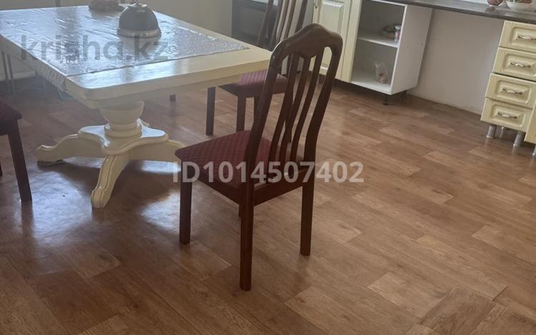 Отдельный дом · 2 комнаты · 80 м² · 2 сот., мкр Старый Аэропорт — Алаш за 160 000 ₸ в Уральске — фото 2