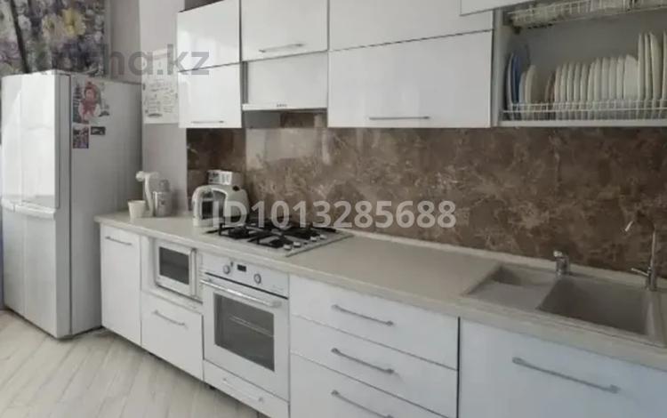 3-комнатная квартира · 95.5 м² · 8/10 этаж, мкр Аксай-1А 26Б за 55 млн ₸ в Алматы, Ауэзовский р-н — фото 2