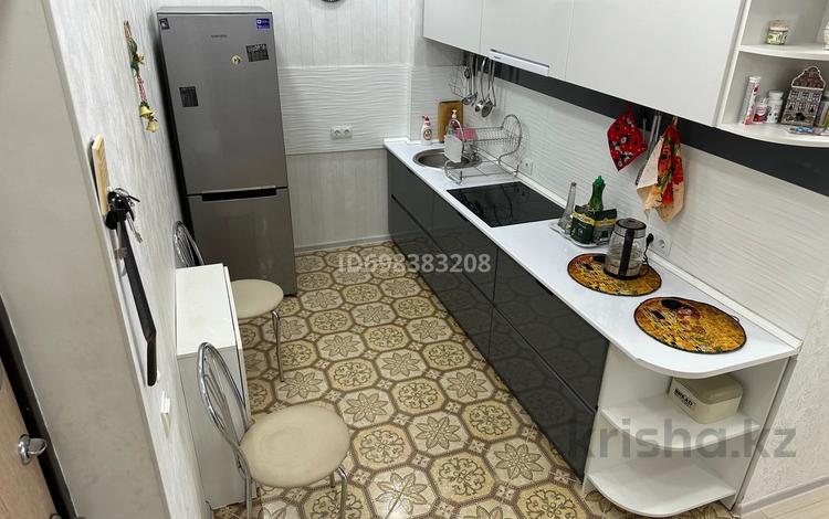 3-комнатная квартира · 80.1 м² · 16/18 этаж, 17-й мкр 4 за 33 млн 〒 в Актау — фото 2