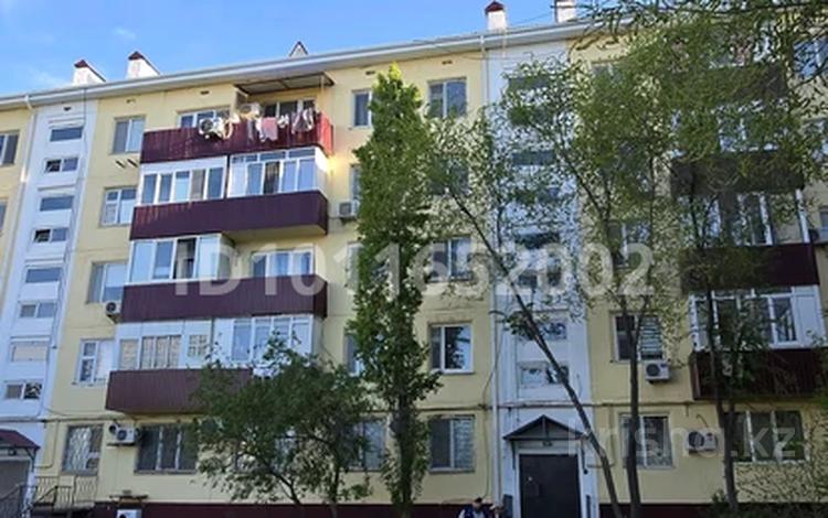 3-бөлмелі пәтер · 57 м² · 5/5 қабат, Привокзальный 5 мкр дом 12, бағасы: 14 млн ₸ в Атырау — фото 2