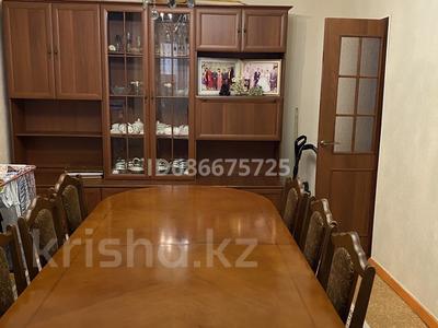 4-бөлмелі пәтер · 86 м² · 1/5 қабат, Койбакова 18 — Гамалея Сатпаева, бағасы: 25 млн ₸ в Таразе