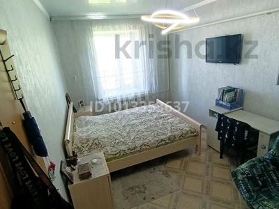 3-комнатная квартира · 64 м² · 2/2 этаж, Пришахтинск 11 — Сш. #50 за 8.5 млн ₸ в Караганде, Алихана Бокейханова р-н