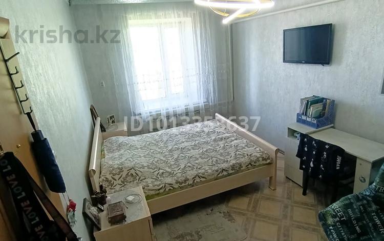 3-комнатная квартира · 64 м² · 2/2 этаж, Пришахтинск 11 — Сш. #50 за 8.5 млн ₸ в Караганде, Алихана Бокейханова р-н — фото 13