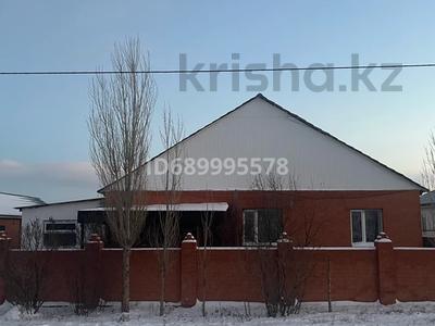 Отдельный дом • 4 комнаты • 165 м² • 12 сот., Геофизик 2 34 за 17 млн 〒 в Актюбинской обл.