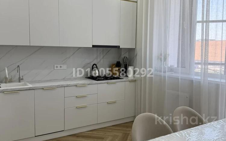 3-комнатная квартира · 105 м² · 3/7 этаж, мкр Кадыра Мырза-Али, 5 мкрн 16 за 500 000 ₸ в Уральске — фото 2