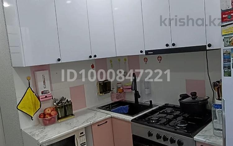 2-комнатная квартира · 45 м² · 2/5 этаж, 7 мкр 17 за 9 млн 〒 в Темиртау — фото 2