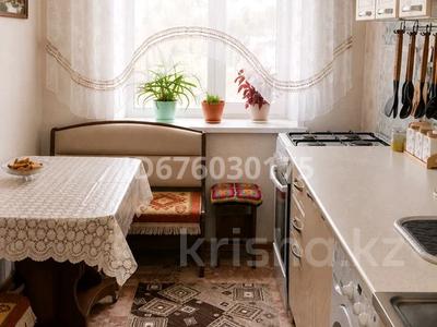 2-бөлмелі пәтер · 60 м² · 5/5 қабат, Кенесары 17 — Центр, бағасы: 15 000 ₸ в Бурабае